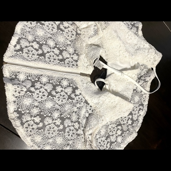 NEW GUESS lace up cami top adjustable straps XS - Picture 2 of 6